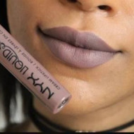 Ruj de buze lichid NYX Suede Brooklyn Thorn