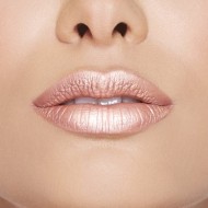 Ruj de buze lichid Too Faced Melted Matte-tallic Nuanta Pillow Talk