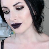Ruj lichid mat Too Faced Melted Matte Nuanta Evil Twin