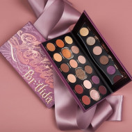 Paleta farduri de pleoape Kat Von D Lolita Por Vida Eyeshadow Palette