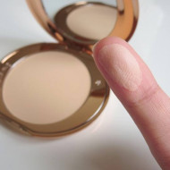 Pudra de fata Charlotte Tilbury Airbrush Flawless Finish Powder, 2 medium