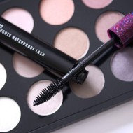 Rimel gene MAC Haute & Naughty Waterproof Lash Mascara