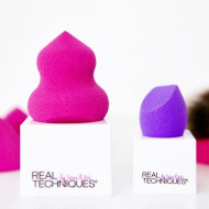 Set 2 bureti machiaj + suport Real Techniques Miracle Sponges