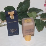 Fond de ten rezistent la transfer Estee Lauder Double Wear Stay In Place 3C2 Pebble