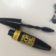Mascara gene Maybelline The Colossal Go Extreme Leather Black, Negru