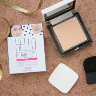 Pudra de fata transparenta Benefit Hello Flawless, Ivory
