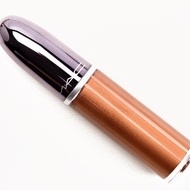 Ruj de buze lichid MAC Grand illusion Nuanta Gilded Age