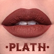 Ruj de buze rezistent mat Kat Von D, Nuanta Plath