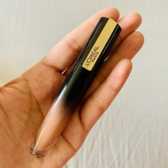 Ruj de buze lichid Loreal Signature 301 Be Determined