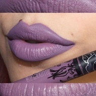 Ruj de buze rezistent mat Kat Von D, Nuanta Ayesha