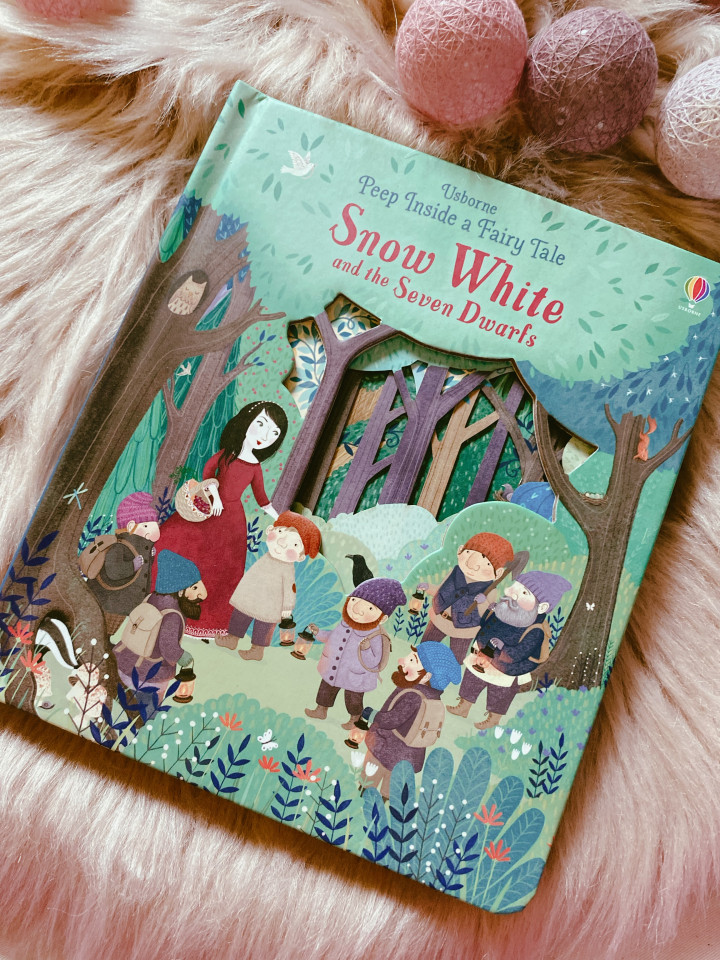 SNOW WHITE AND THE SEVEN DWARFS -PEEP INSIDE