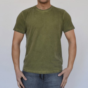 TRICOU KHAKI DE BĂRBAT CU ALBIRE PE CUSĂTURI