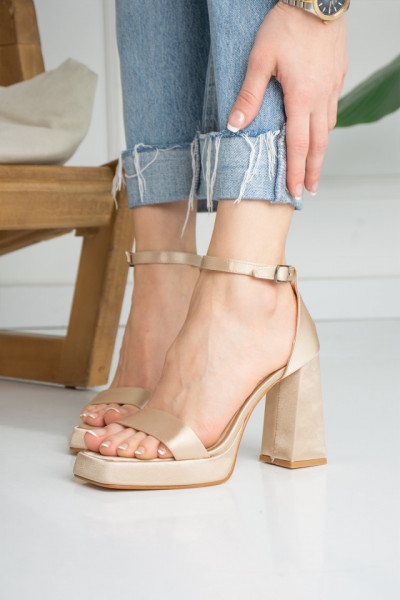 Sandale cu toc Cod:B001