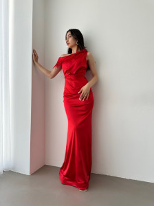 Rochie lunga din satin cu pene Cod:R8881