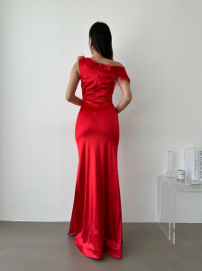 Rochie lunga din satin cu pene Cod:R8881