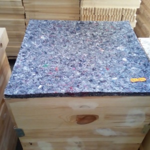 Pasla pentru izolat podisorul 50 cm x 50 cm (pt. stupi 12 rame) - 2.2 lei