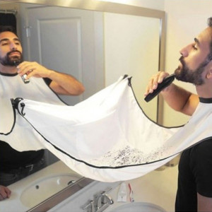 Pelerina cu ventuze pentru barbierit si tuns, 100 x 70 cm