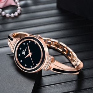 Set cadou cu ceas de dama CH0083 si trei bratari elegante
