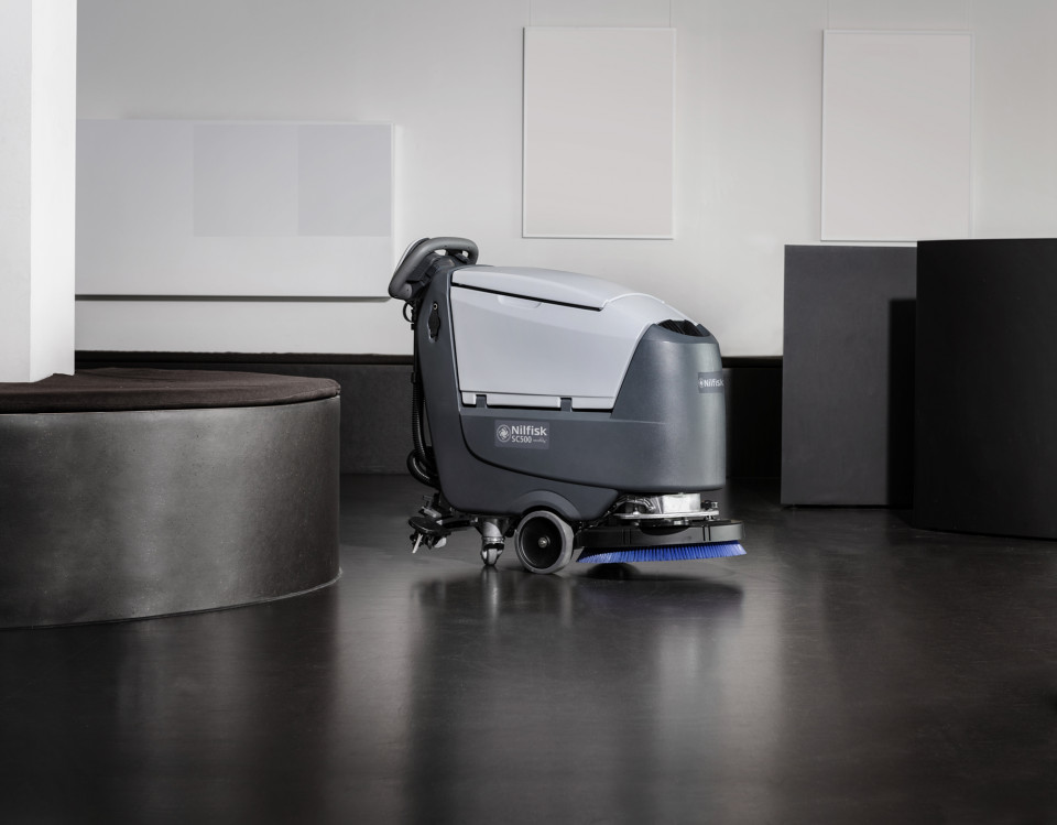 Masina de frecat aspirat podele nilfisk sc 500 b full package