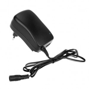 Univerzalni ispravljač 2.1A sa USB portom