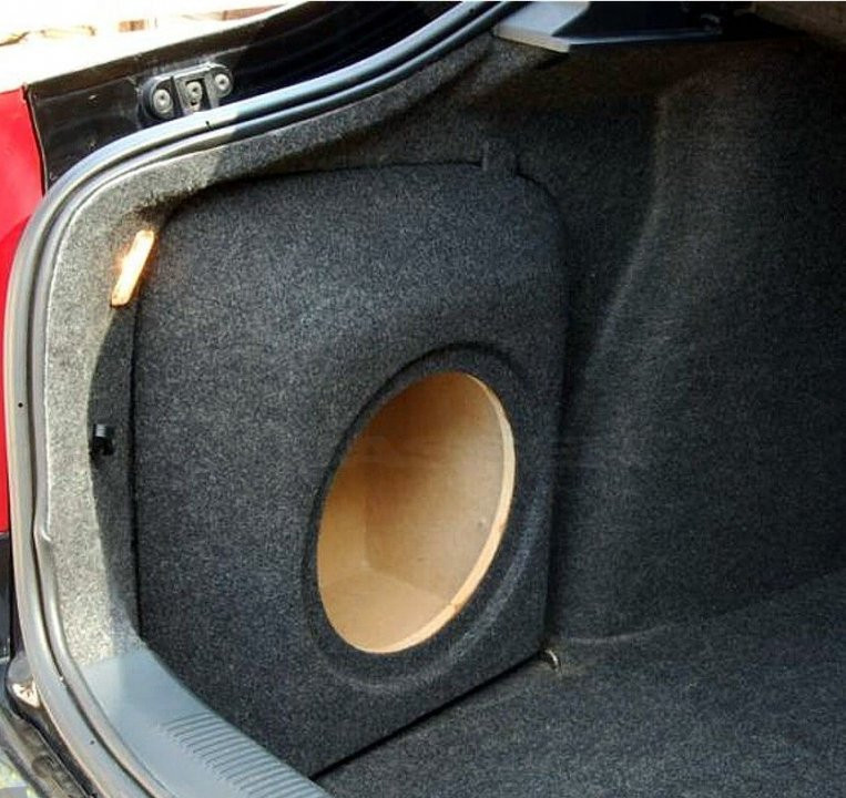 INCINTA INCHISA SUBWOOFER DEDICAT SKODA OCTAVIA 2, 250 MM, 15L