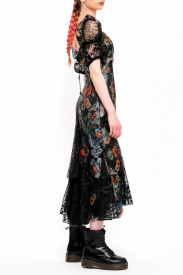 ROCHIE MIDI DIN BROCARD CU INSERȚII DIN DANTELĂ NEAGRĂ