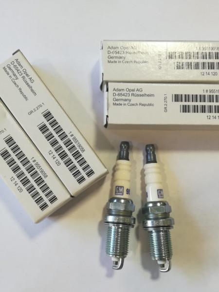 Bujie scanteie Opel Meriva A Z14XEP Z16XEP Originala GM 95519058