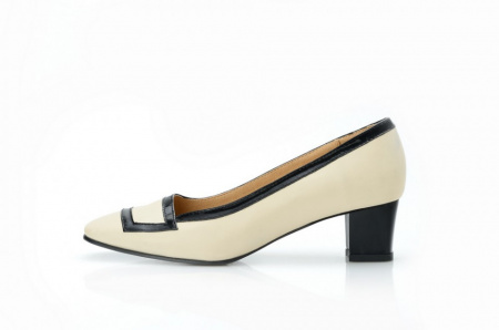 Pantofi dama eleganti din piele naturala bej lacuit cod P304