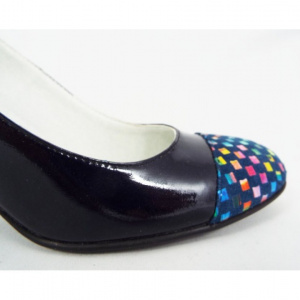 Pantofi dama eleganti din piele naturala negri cu buline cod P317