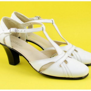 Pantofi dama piele naturala albi cu bareta cod P127 - Made in Romania