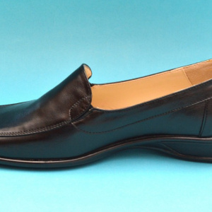 Pantofi dama piele naturala negri cu elastic cod P55 - Made in Romania