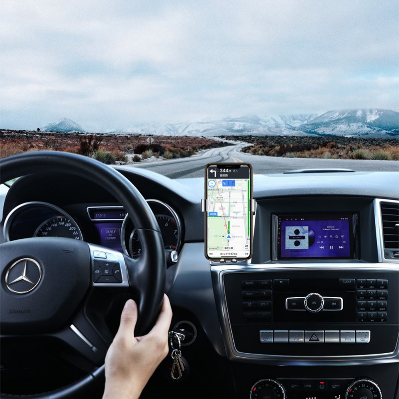 Rămâi conectat și în siguranță pe drum: Importanța unui suport telefon auto de încredere