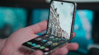 De la Flip la Fold: cum noile telefoane pliabile Samsung redefinesc industria smartphone-urilor