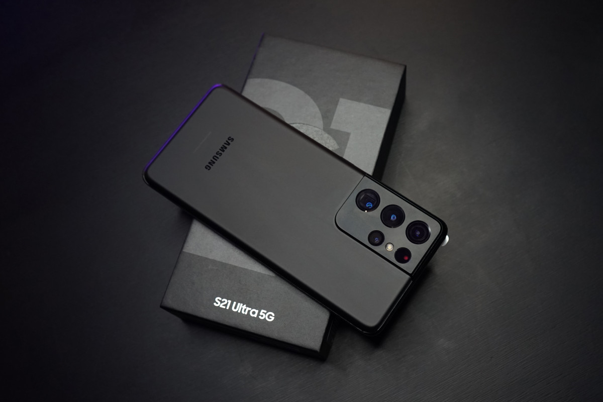 Samsung Galaxy S21 Ultra -marele castigator GLOMO 2021