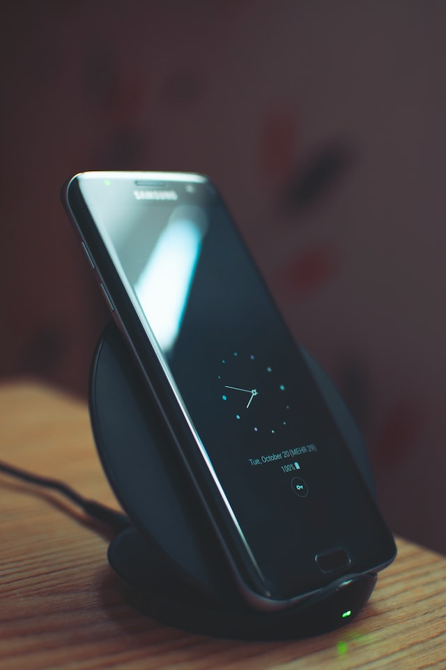 incarcatorul wireless cadoul perfect pentru iubitorii de telefoane
