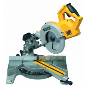 DWS771 Fierastrau circular de masa DeWalt 1600W 216mm