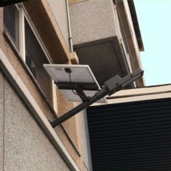 Proiector LED , 60 W cu panou solar , water proof IP65, cu telecomanda si temporizator