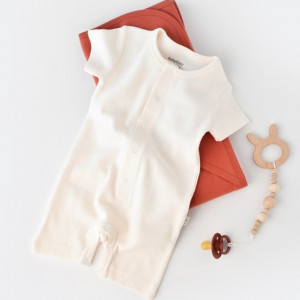 Salopeta cu panataloni scurti - 100% bumbac organic - Ecru, Baby Cosy (Marime: 12-18 Luni)