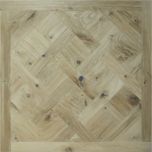 Multi-Layer Versailles Antique - Oak, Distressed, Brut