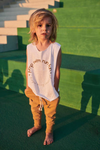 Tricou alb , tip maiou