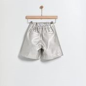 Pantaloni bermude piele