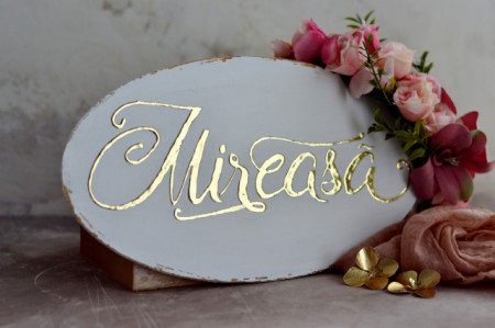 Semn oval pentru nunta cu accente aurii "Mireasa"