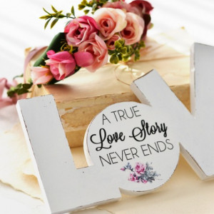 Decupaj litere 'Shabby Chic Love'' cu mesaj personalizat