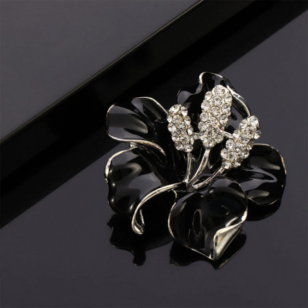 brosa eleganta cu cristale model floare