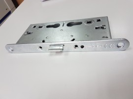 Broasca CISA usa metalica cu manere antipanica