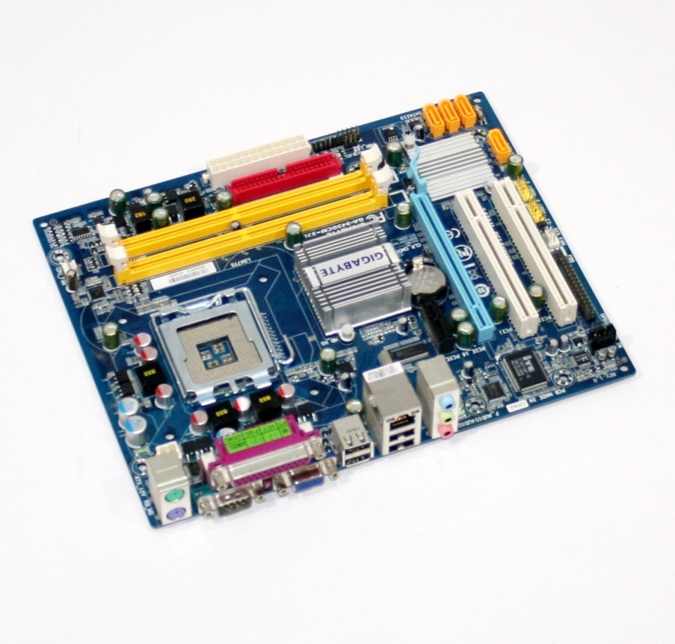 Разогнать gigabyte ga 945gcm s2l