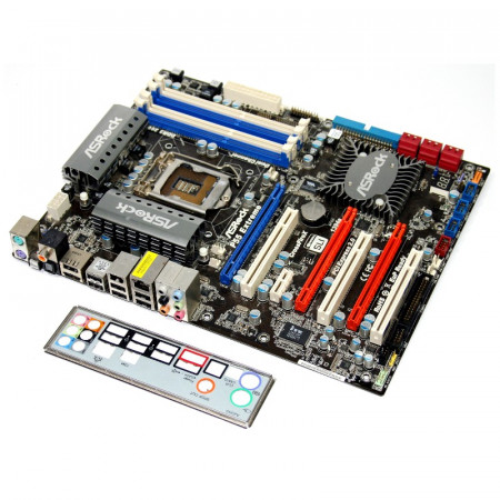 Placa de baza ASRock P55 Extreme, Socket LGA1156, DDR3, SATA2, 3 x PCI-Express x16